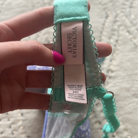 VS Padded Bra - Picture 5 of 7